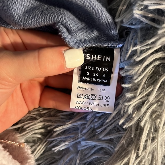 SHEIN Cropped Longsleeve - Picture 2 of 2